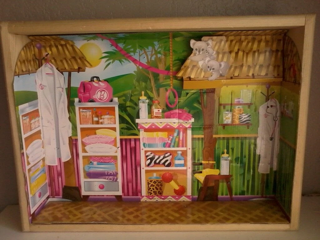 Frugal Fun For Kids – Make Your Own Dollhouse