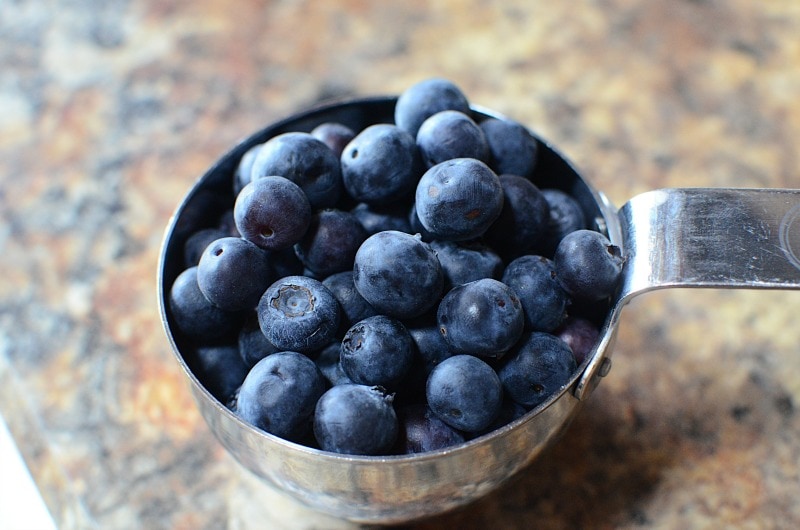 Fresh Blueberries for Easy Blueberry Pie