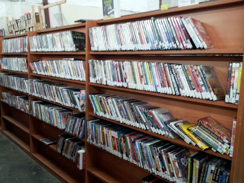 HUGE Book Sale in Kent, WA 50 Cents a Book, CD DVD tonight 9pm
