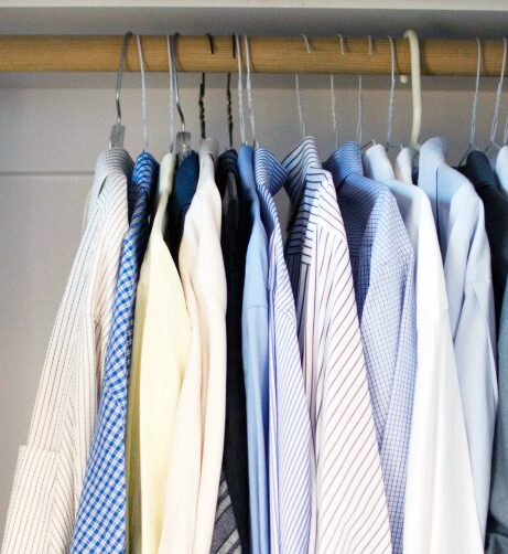organizing-closet-hangers