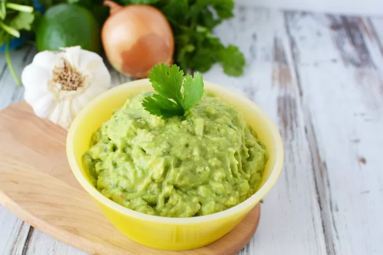 Homemade guacamole recipe