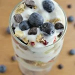 Kiwi Berry Yogurt Parfait with Kashi Oats