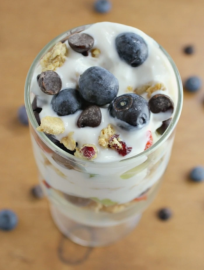 Kiwi Berry Yogurt Parfait with Kashi Oats