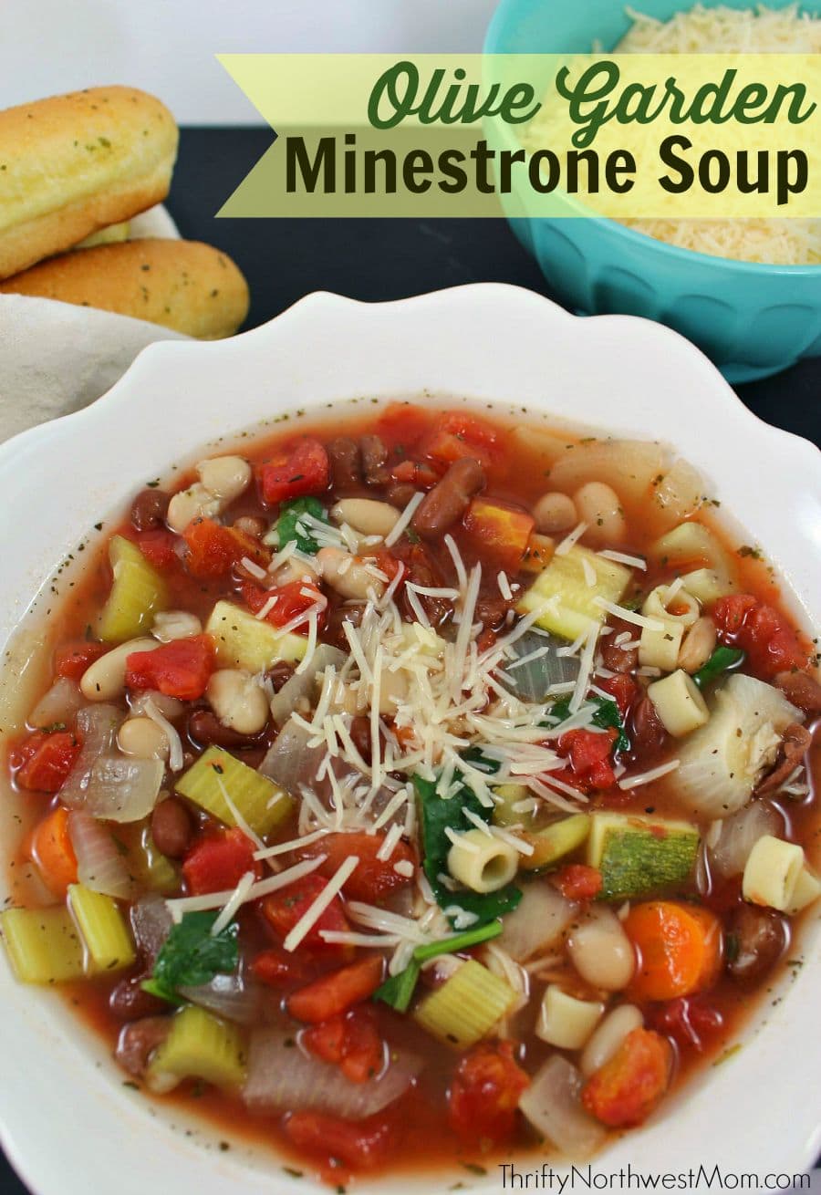 This Copycat Olive Garden Minestrone Soup in the Slow Cooker is the perfect comfort food for any season. 