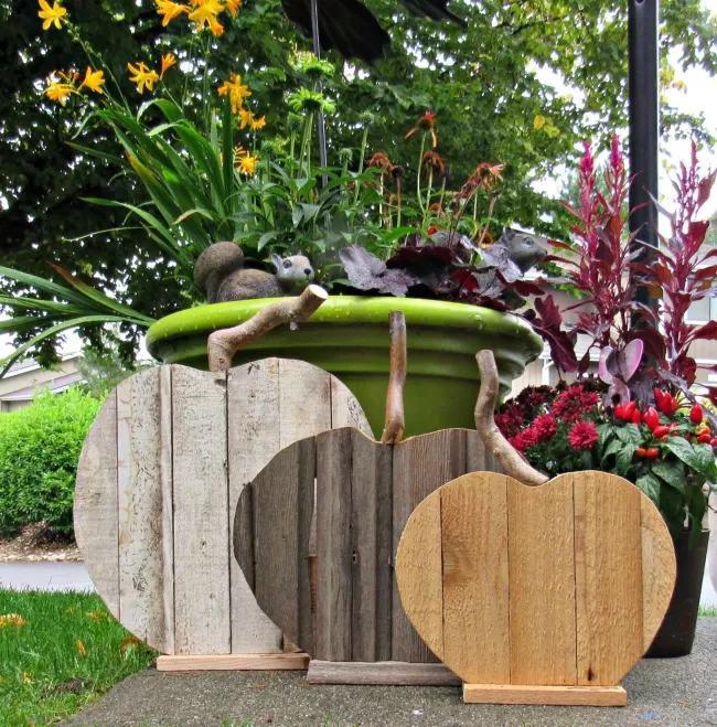 Wood Pallet Pumpkins