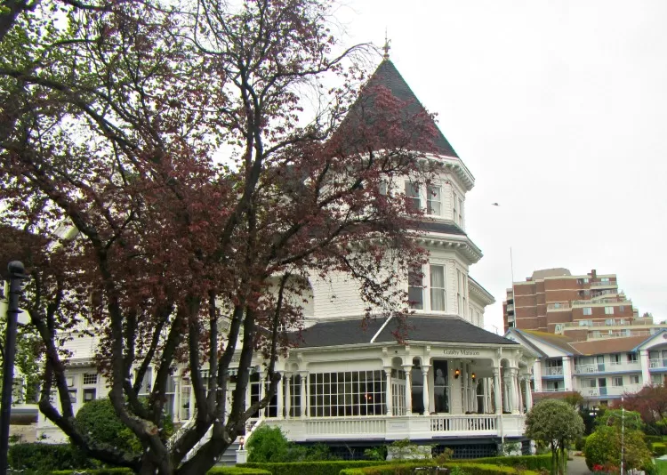 Victoria Gatsby Mansion