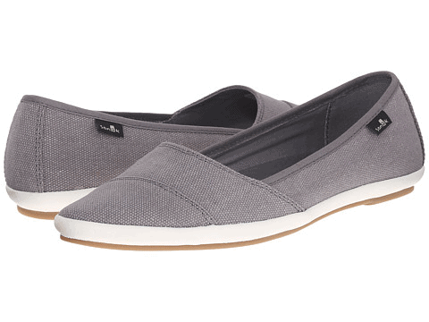 sanuk pointed toe shoes