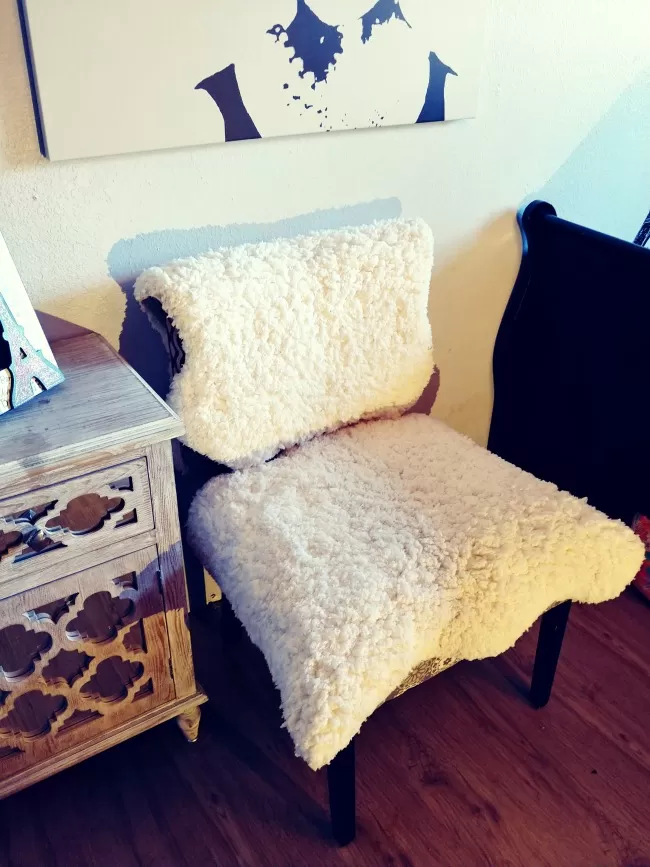 How To Recover a Chair Using Faux Fur Rugs (Hack)!