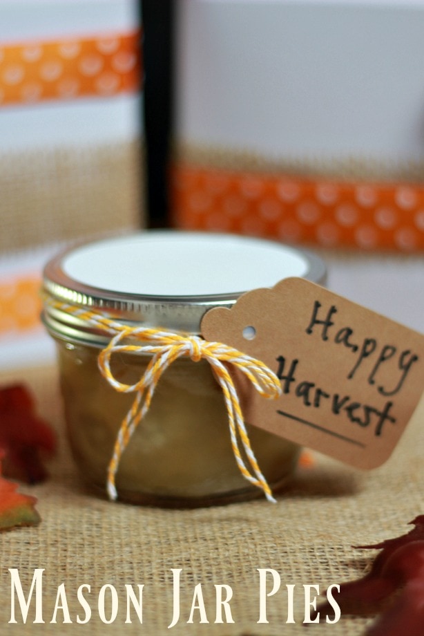 These cute & tasty Mason Jar Pies are the perfect gift for the holidays as a hostess gift, neighbor gift & more. 