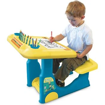 minions-sit-play-creative-art-desk