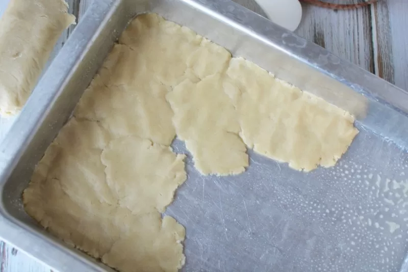 Using cookie dough to make salted caramel bars