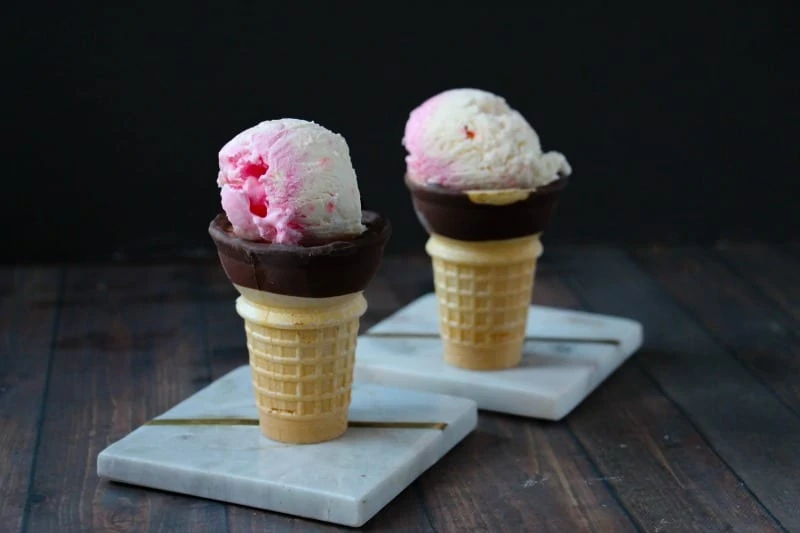 Peppermint Ice Cream for a delicious treat at Christmas time