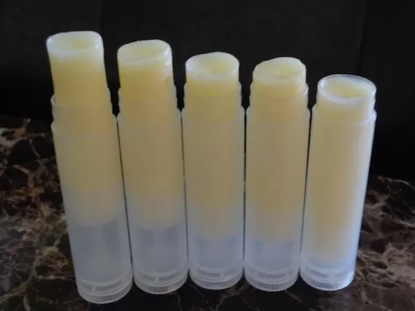 DIY-Chapstick-Copycat-Blistex-Medicated-Lip-Balm-8