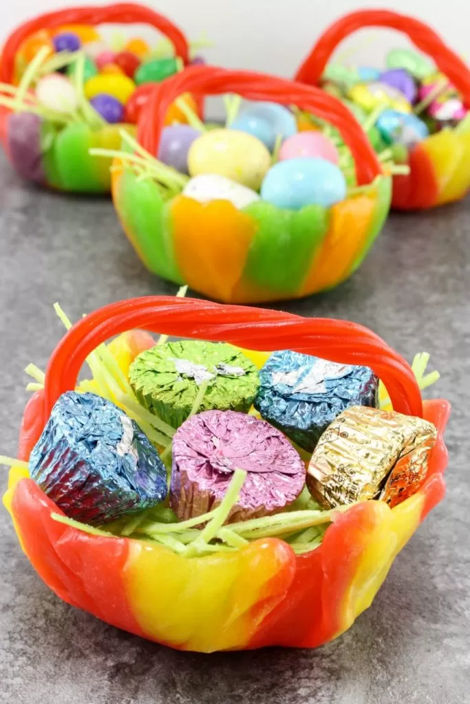 Easter Candy Bowls are the perfect Easter table decor