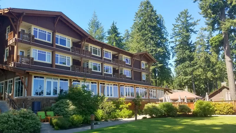 Alderbrook restaurant View and patio