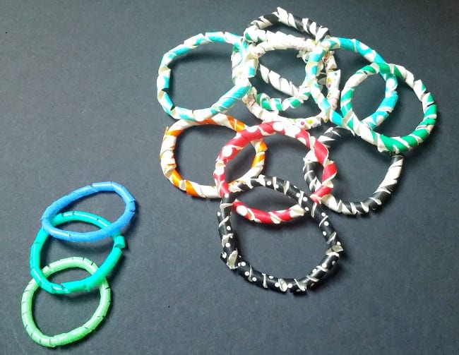 how to make plastic bracelets with straws
