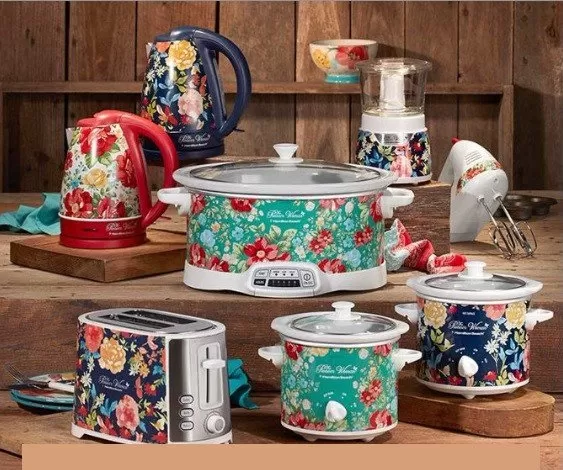 The Pioneer Woman 4-Quart & 0.65-Quart Slow Cooker Set for $15