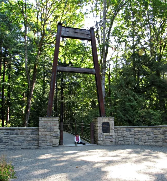 bridge at Bellevue Botanical Garden