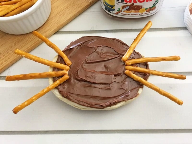 Spider Bagels with Nutella & Pretzels