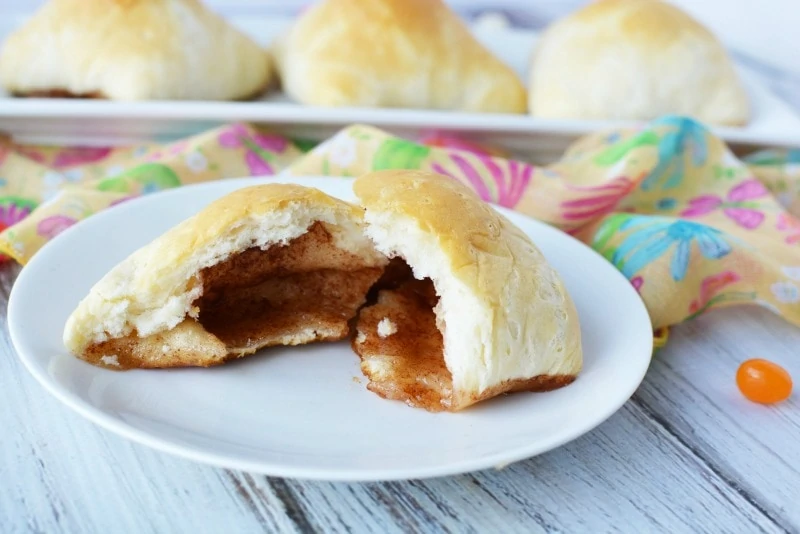 Empty Tomb Rolls as the perfect kid-friendly treat for Good Friday & Easter