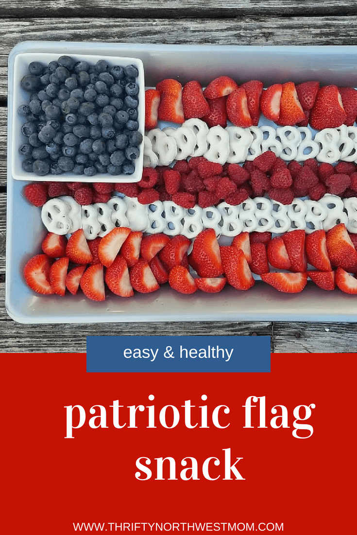 Try this patriotic flag snack for a quick & easy healthy summer snack for 4th of July, Memorial Day, Labor Day, & more!