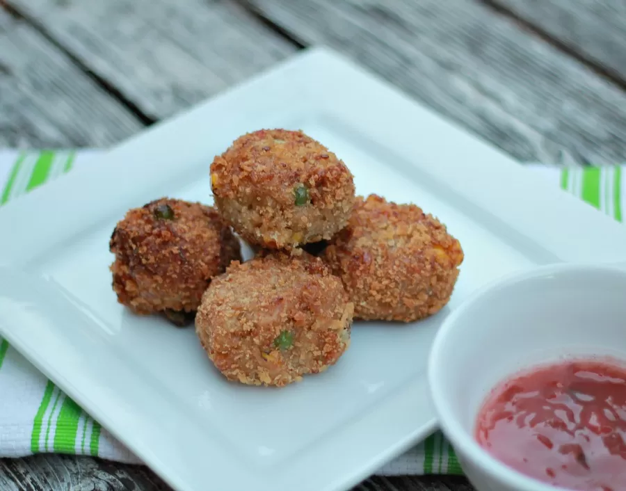 Fried Rice rolls with dipping sauce