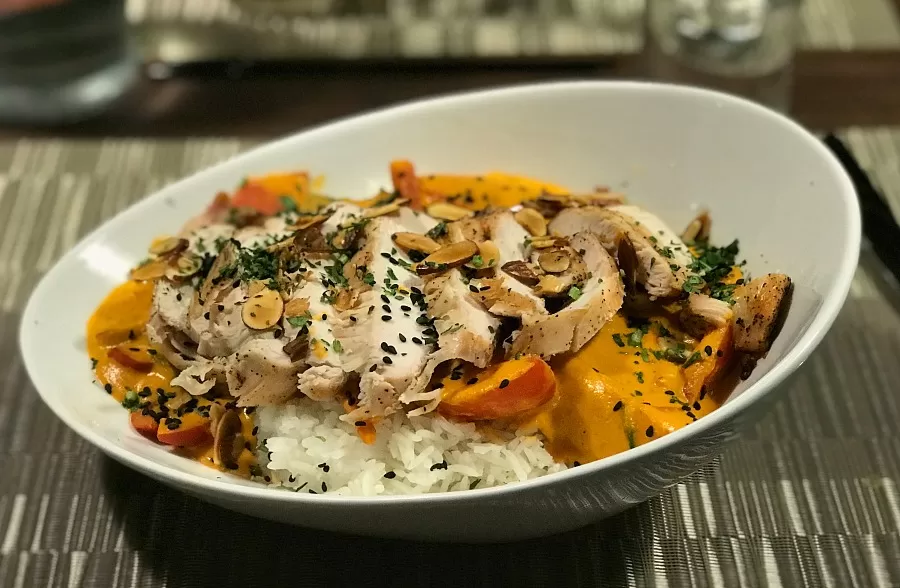 Chicken Curry Bowl at Waterleaf Restaurant in Seattle Southside