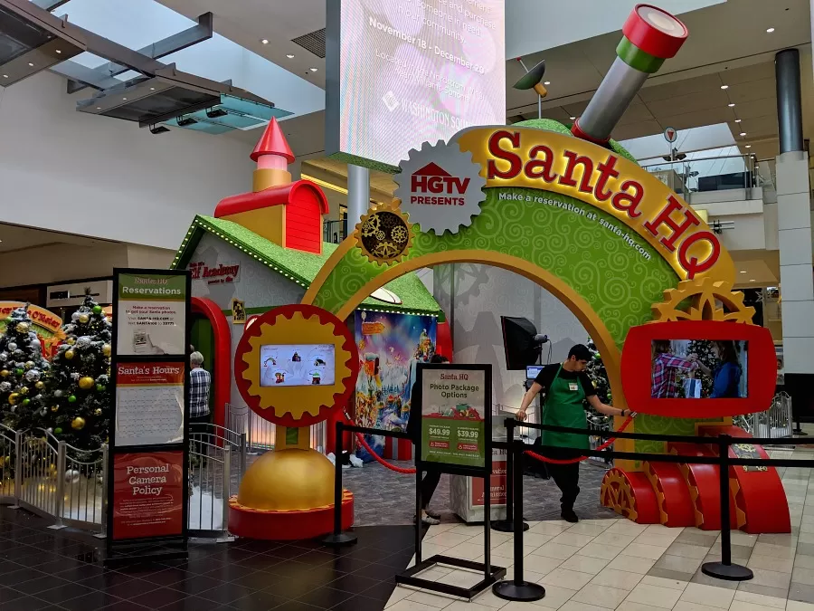 Santa HQ at Washington Square Mall