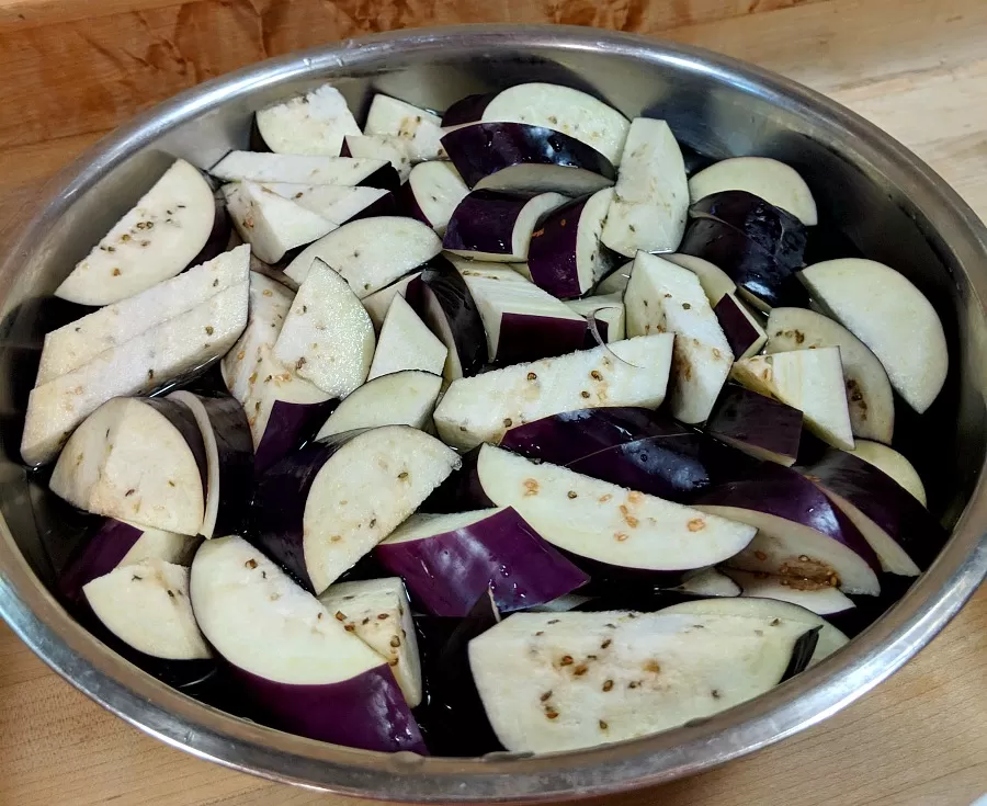 Soaking Asian Eggplant for Spicy Garlic Eggplant Recipe