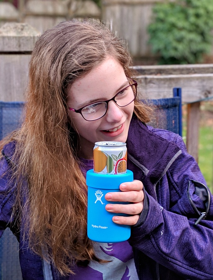 Using the Cooler Can to keep cans cold