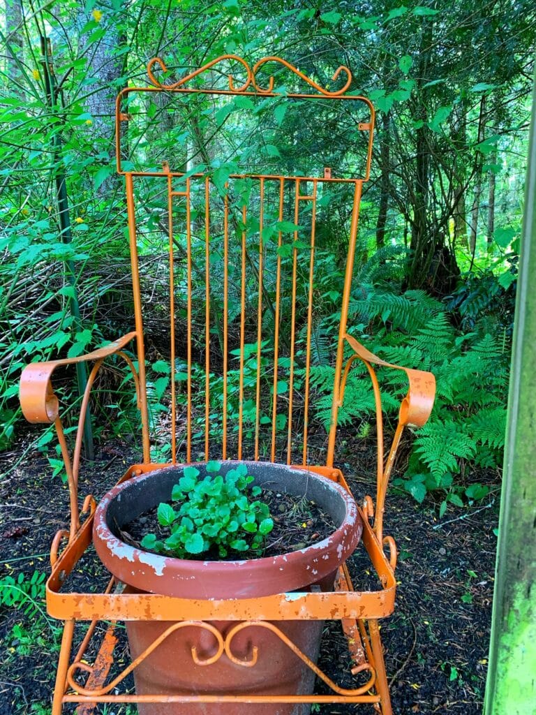 11 Unique Garden Art Ideas That Are Budget Friendly! - Thrifty NW Mom