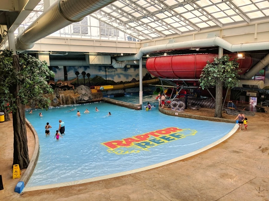 Raptor Reef Water Park Wave pool