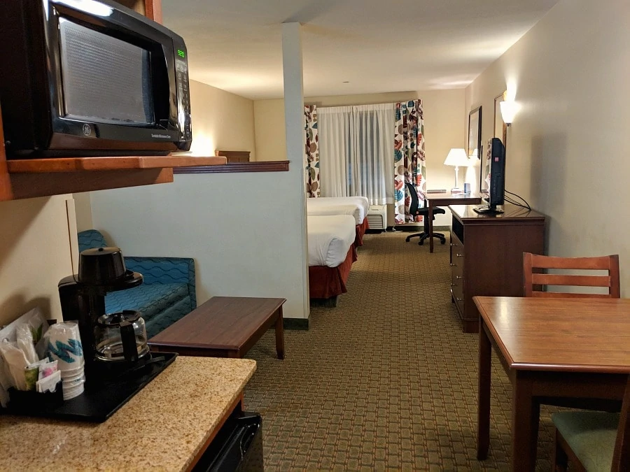 Triple Play Resort Hotel & Suite Rooms