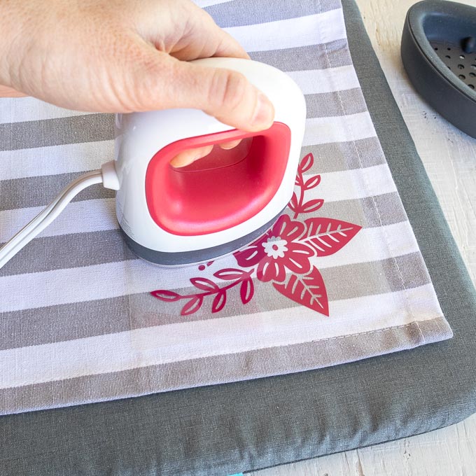 Floral Tea Towels Made With Cricut & Iron On Vinyl Thrifty NW Mom