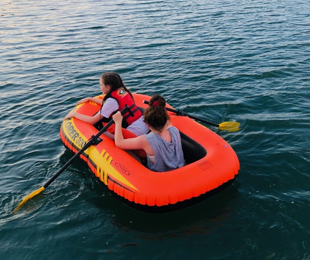 Intex Inflatable Boat – Affordable Way to Have Fun On The Water!
