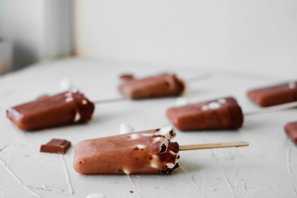 S'mores Popsicles as a refreshing summer treat