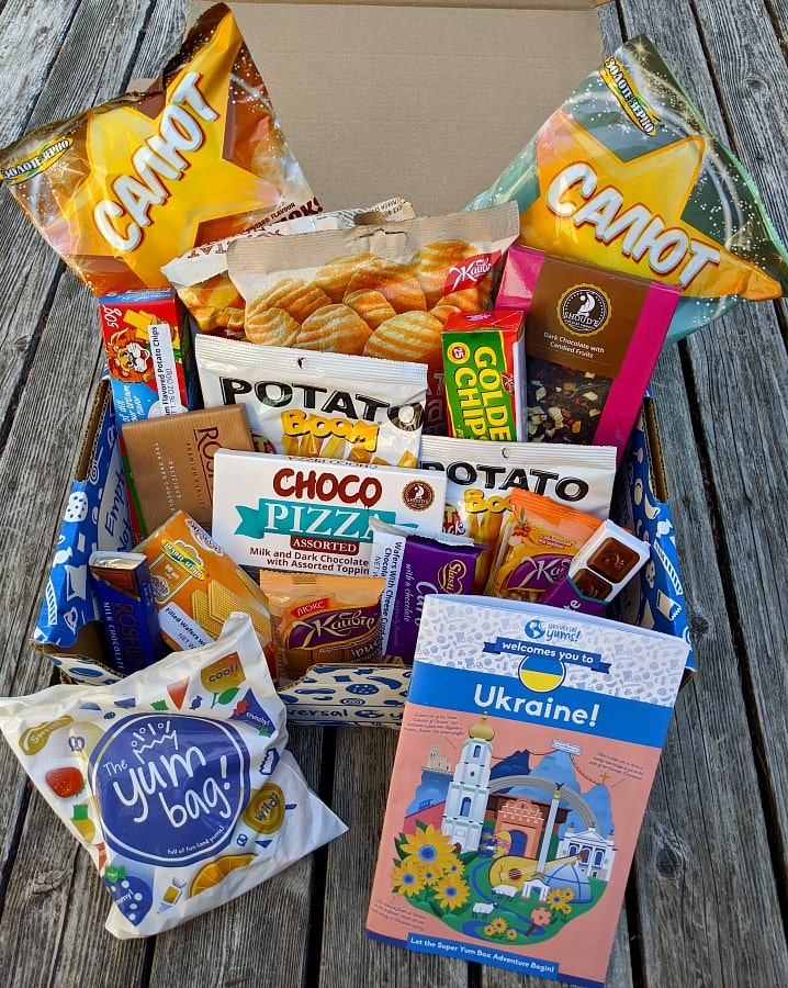 Ukraine Universal yum Snack Box