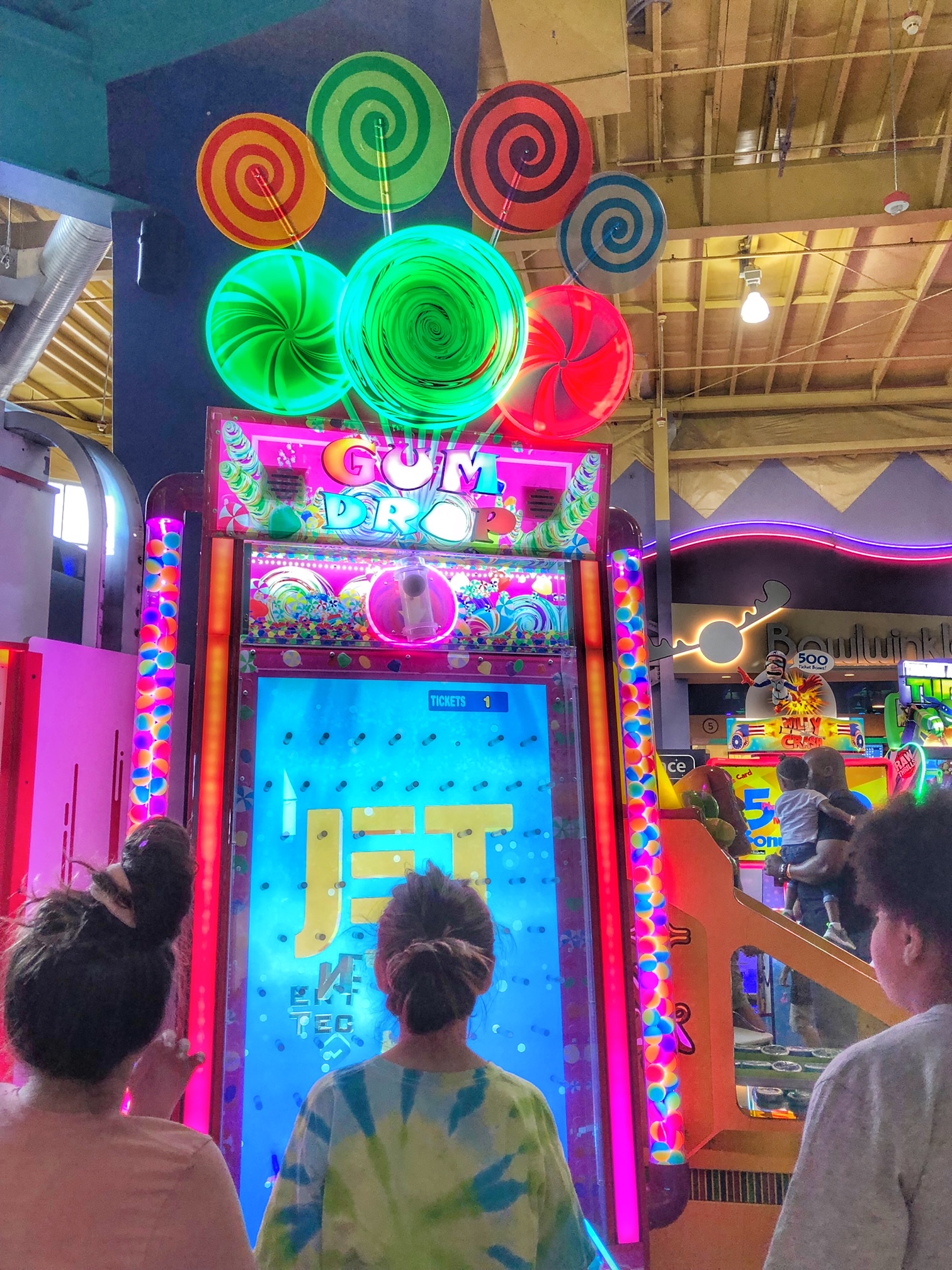 arcade games at family fun center in tukwila