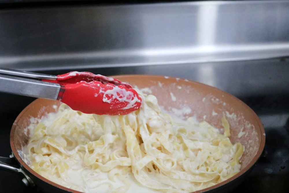 Ingredients for Chicken Alfredo Pasta