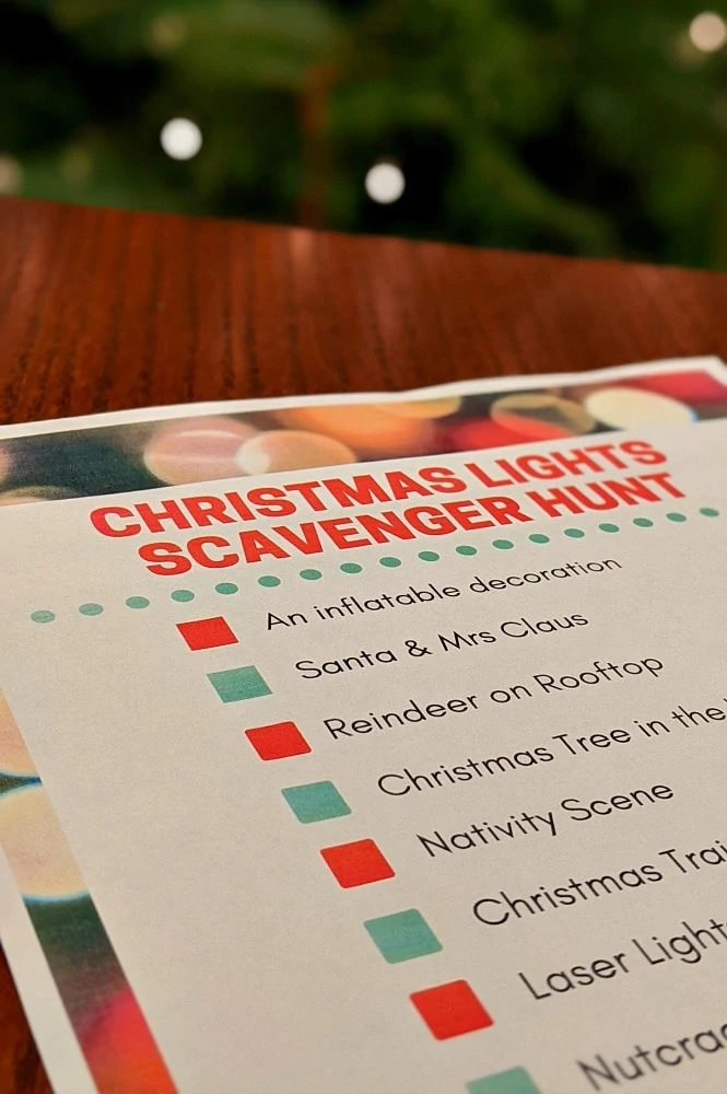 Christmas Light Scavenger Hunt List of Items