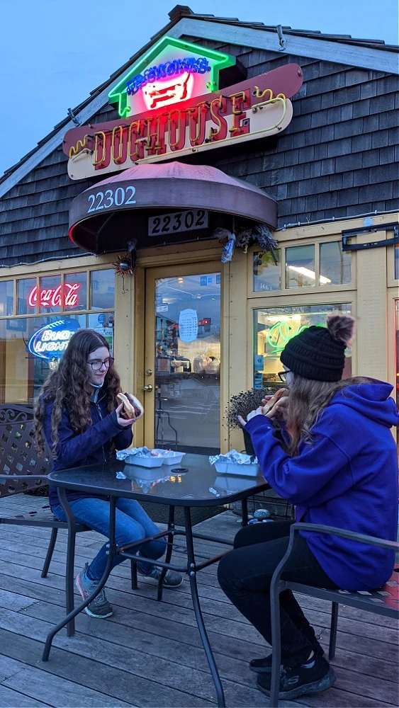 Des Moines Doghouse Hot Dog Restaurant