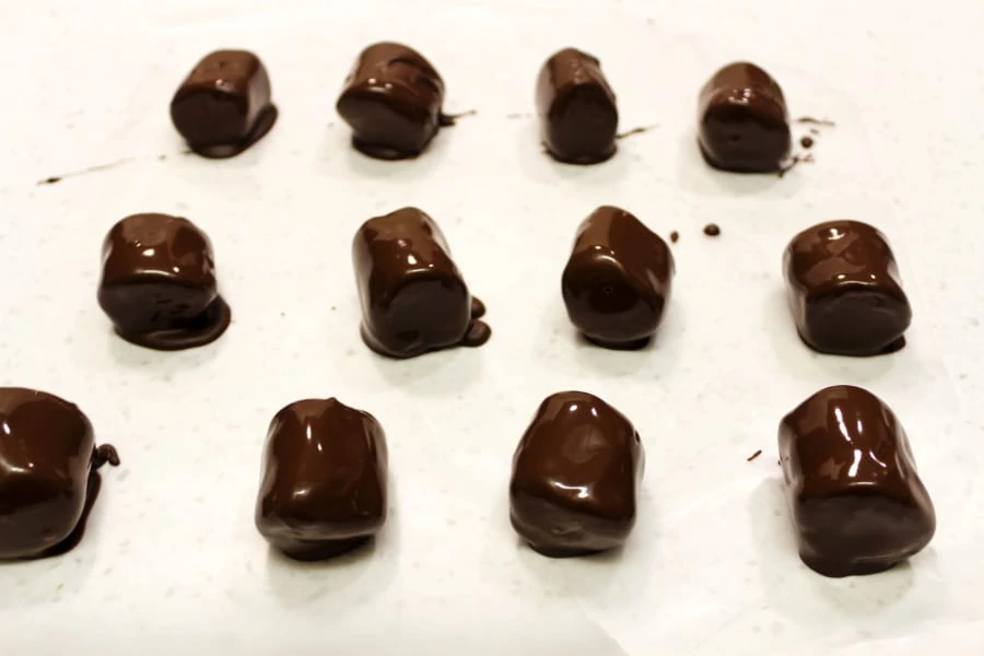 Chocolate covered marshmallows for Mickey Hot Cocoa bombs (1)