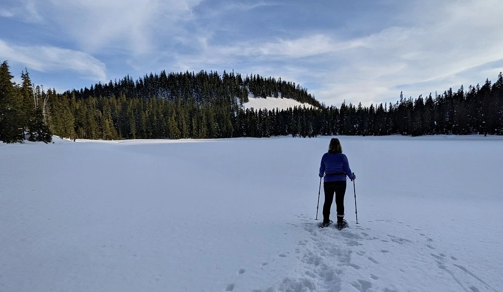 Snowshoeing to an alpine lake