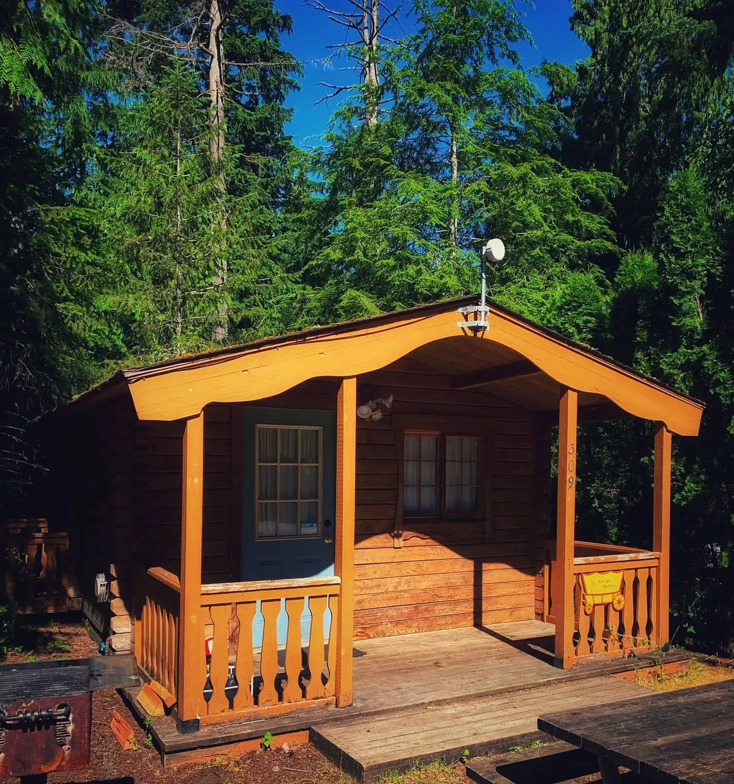 Rustic Cabins at Mt Hood Village RV Resort