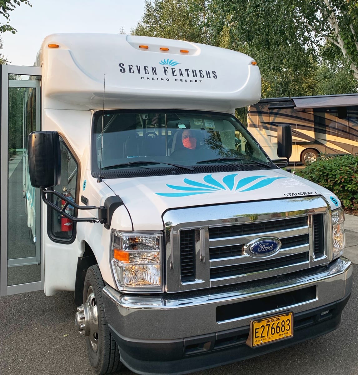 seven feathers casino shuttle