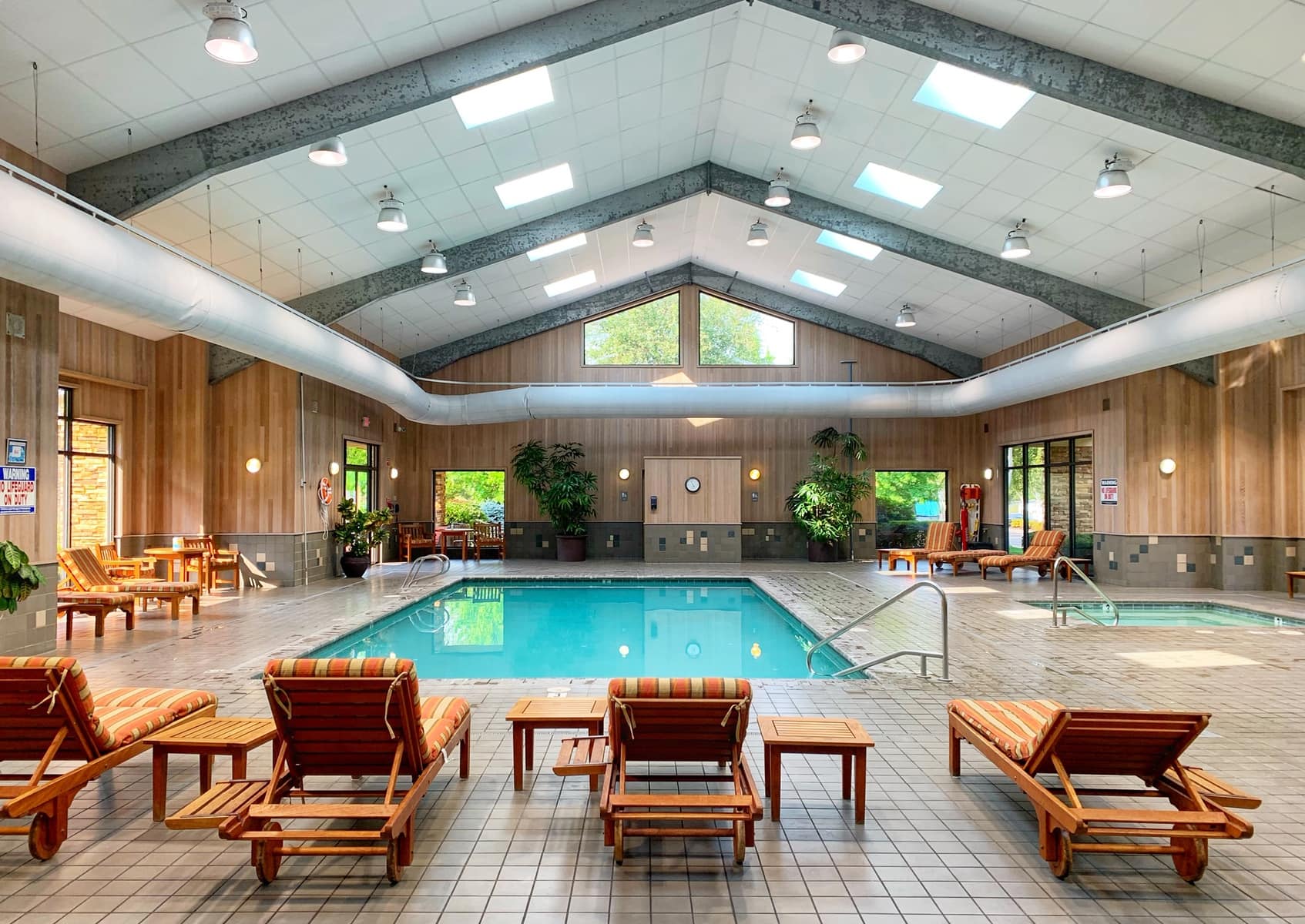 swimming pool at seven feathers rv resort