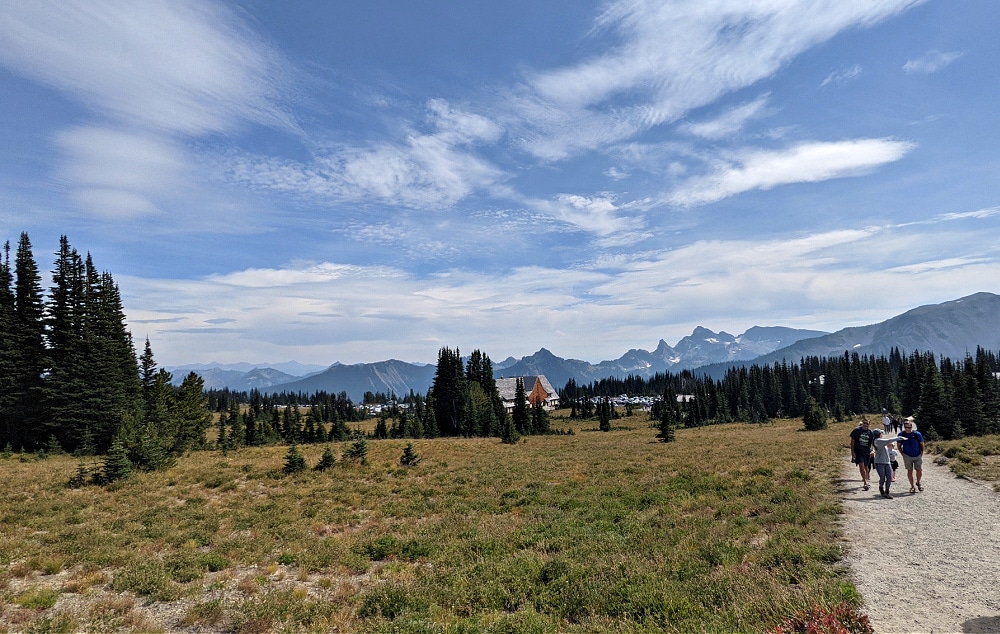 Dege Peak hike leaving Sunrise Visitor Center