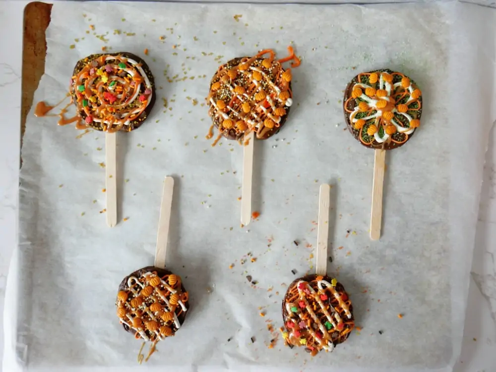 Set of caramel apple pops