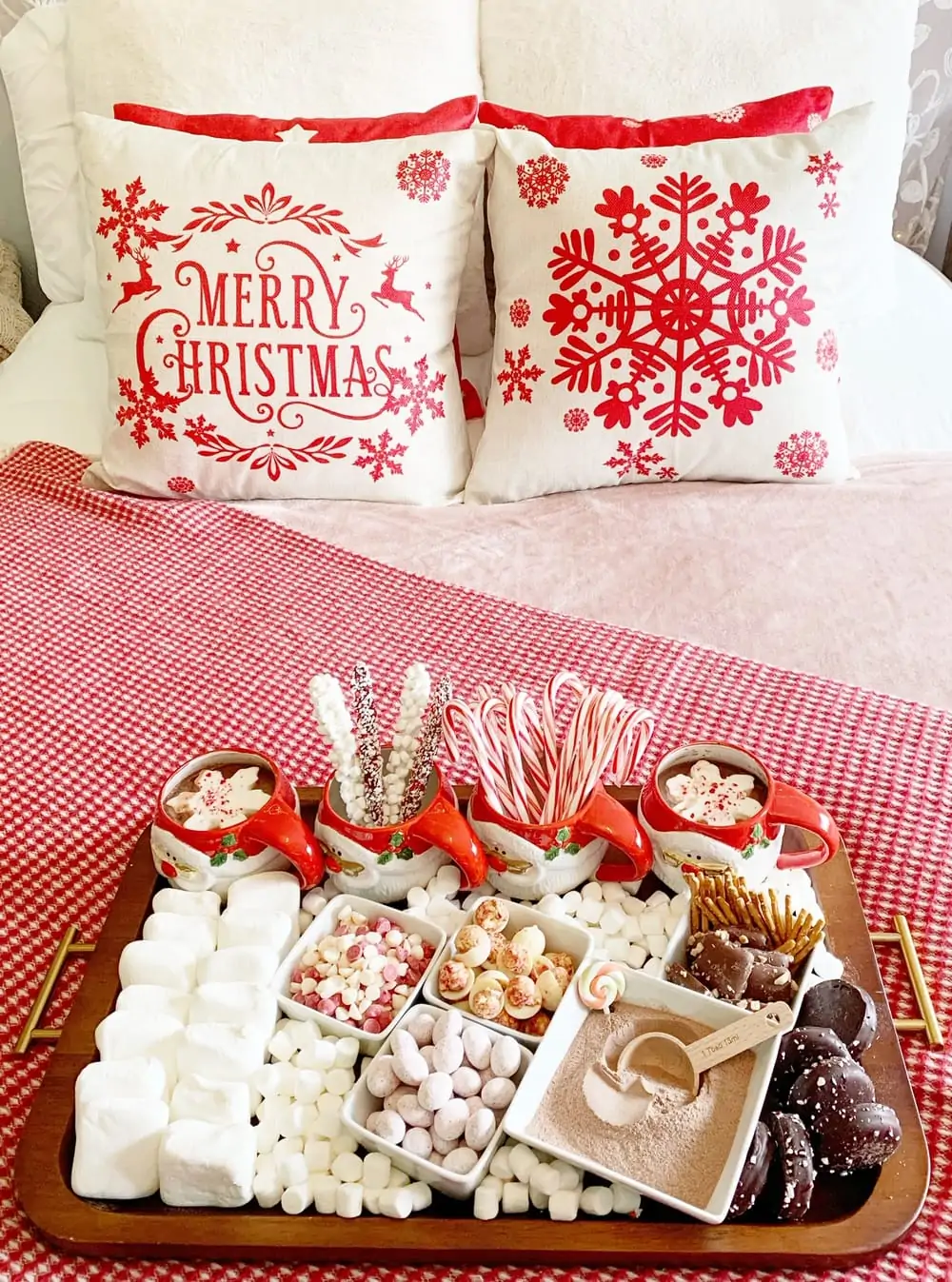 Christmas Hot Chocolate Charcuterie Board