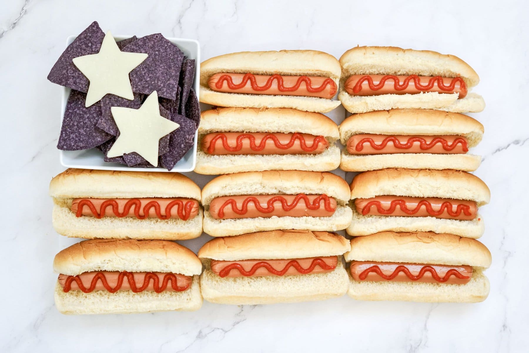 patriotic-hot-dog-bar-best-hot-dog-serving-idea-thrifty-nw-mom